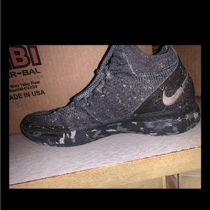 Kd size 9. Rare aren’t sold anywhere else! brand new only worn like once !